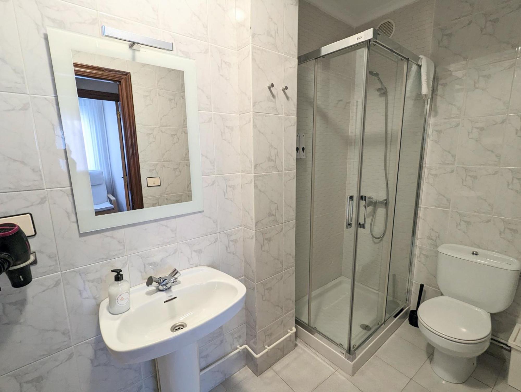 פאלאס דה ריי Apartamentos Turisticos Guillermo מראה חיצוני תמונה